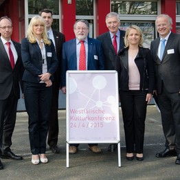 Gruppenbild der VIPs der Konferenz: Löb, Dr. Rüschoff-Thale, Dalhoff, Gebhard, Sümmermann, Bentele, Glaser